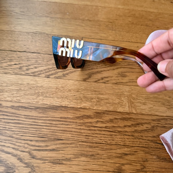 MIU MIU Rectangular sunglasses - Picture 4 of 7